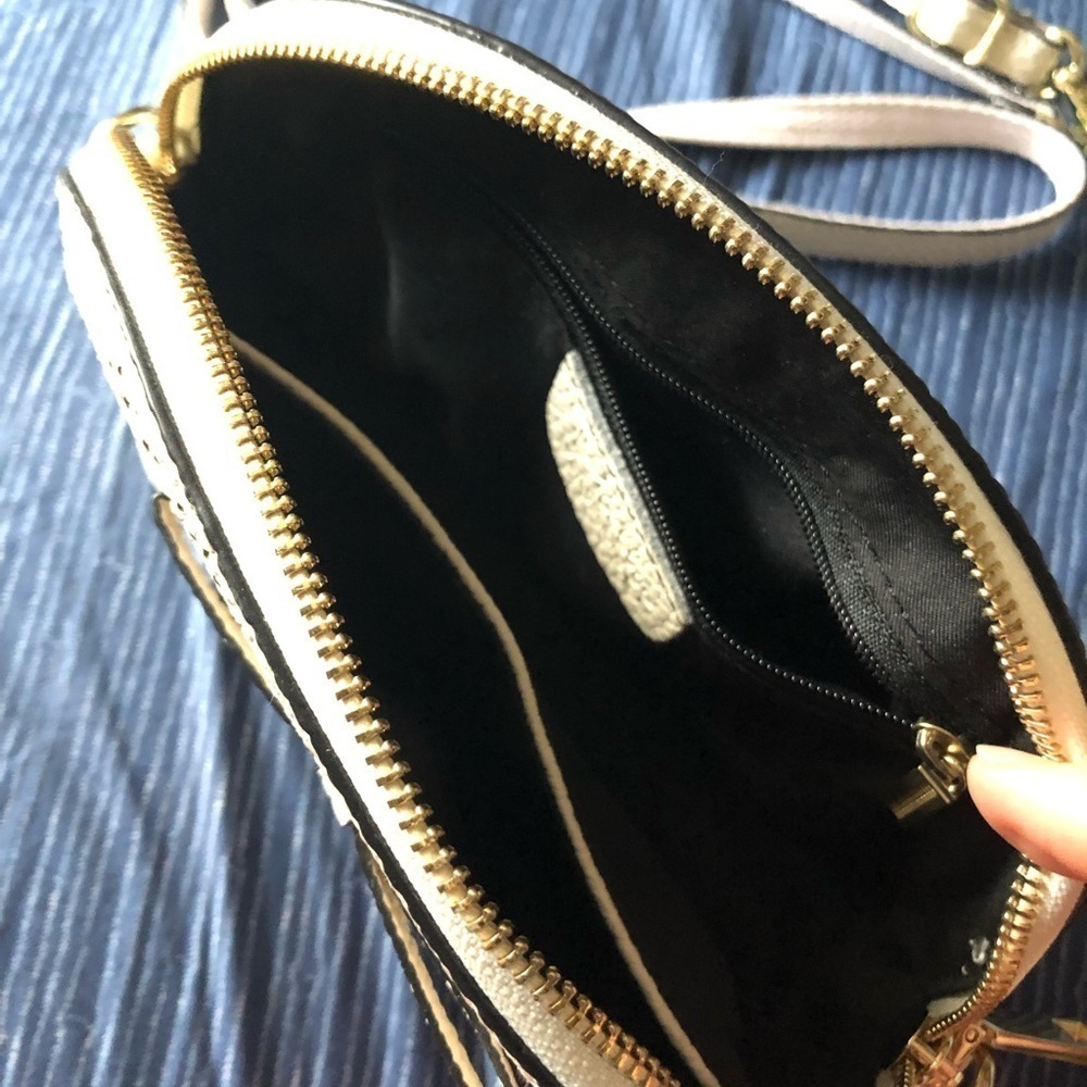 Pretty Persuasions crossbody bag - Picture 5 of 10